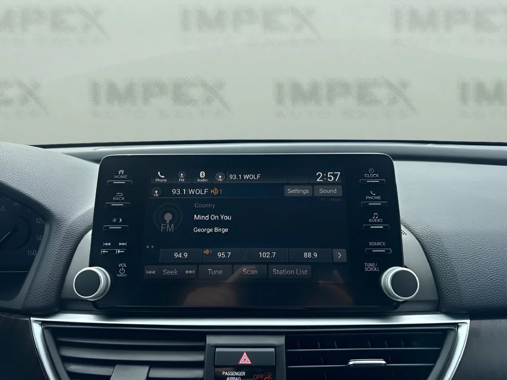 Used 2019 Silver Honda EX-L image 18