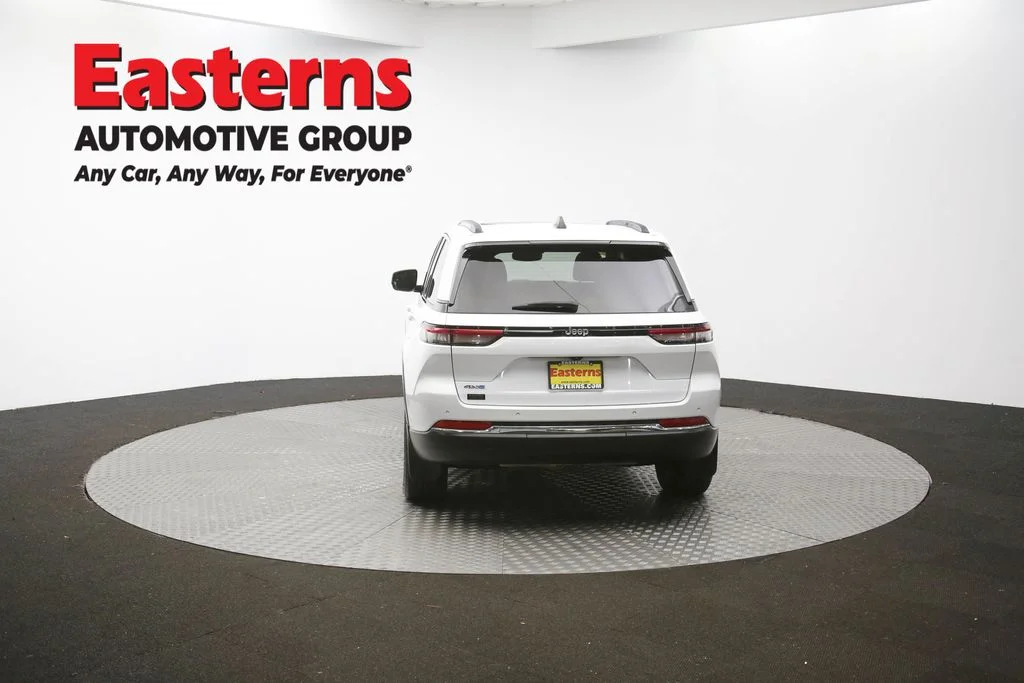 Used 2022 White Jeep 4xe image 31