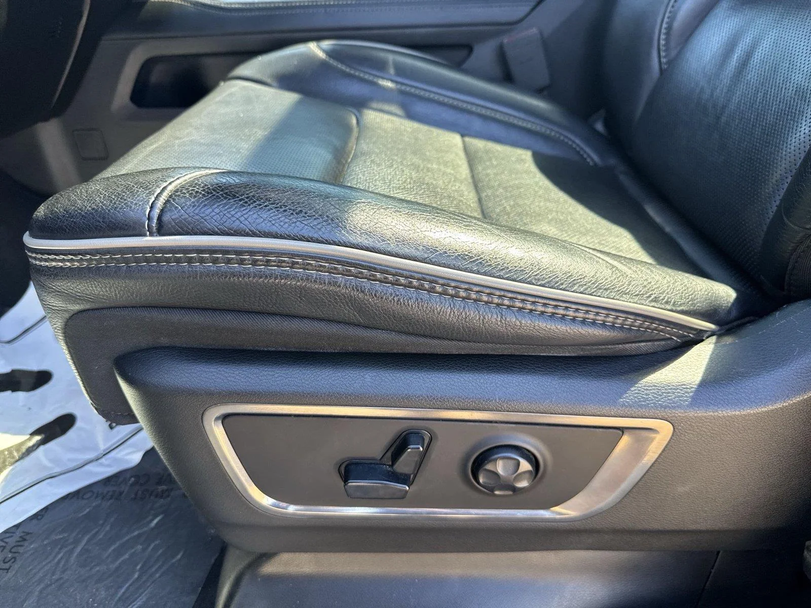 Used 2019 Diamond Black Crystal Pearlcoat Ram Limited image 4