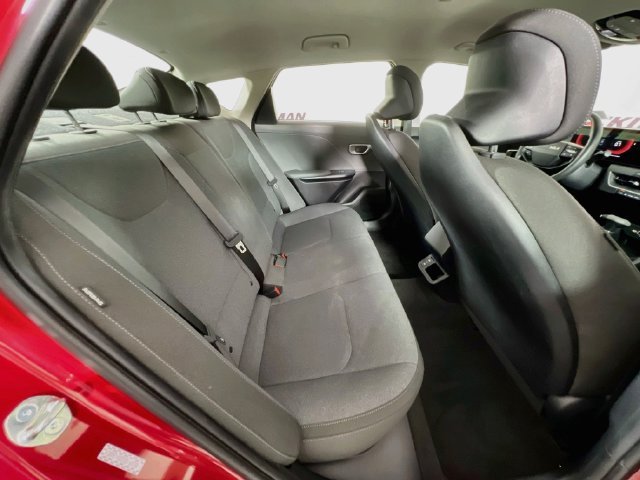 2025 Kia K4 LXS - Photo 38