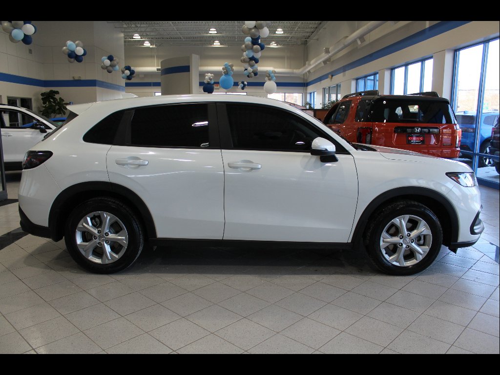 Certified Used 2023 Platinum White Pearl Honda LX image 4