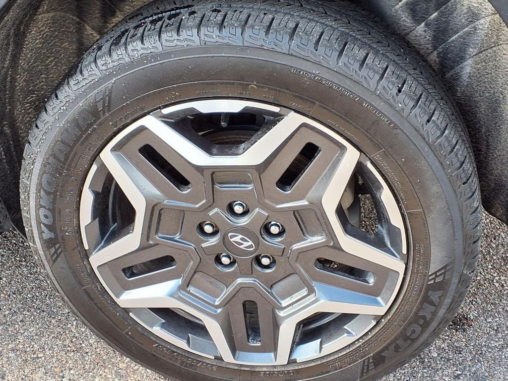 Used 2023 Gray Hyundai SEL Premium image 9