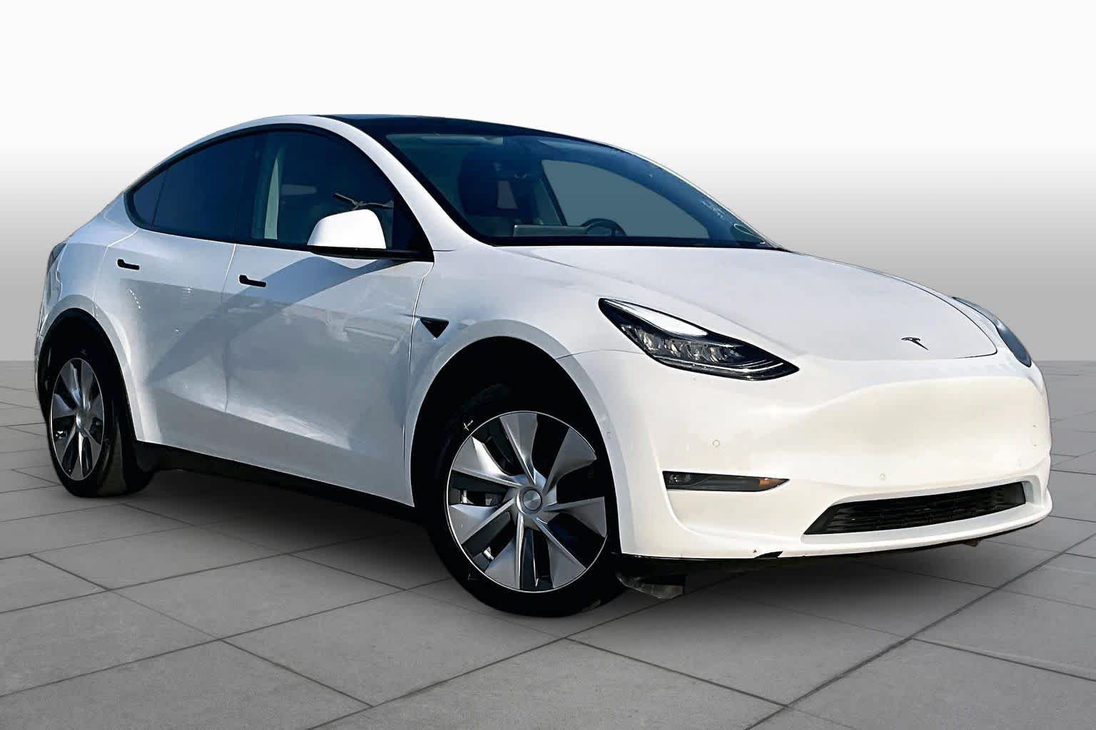 Used 2021 Tesla Model Y Long Range with VIN 5YJYGDEE4MF082204 for sale in Houston, TX
