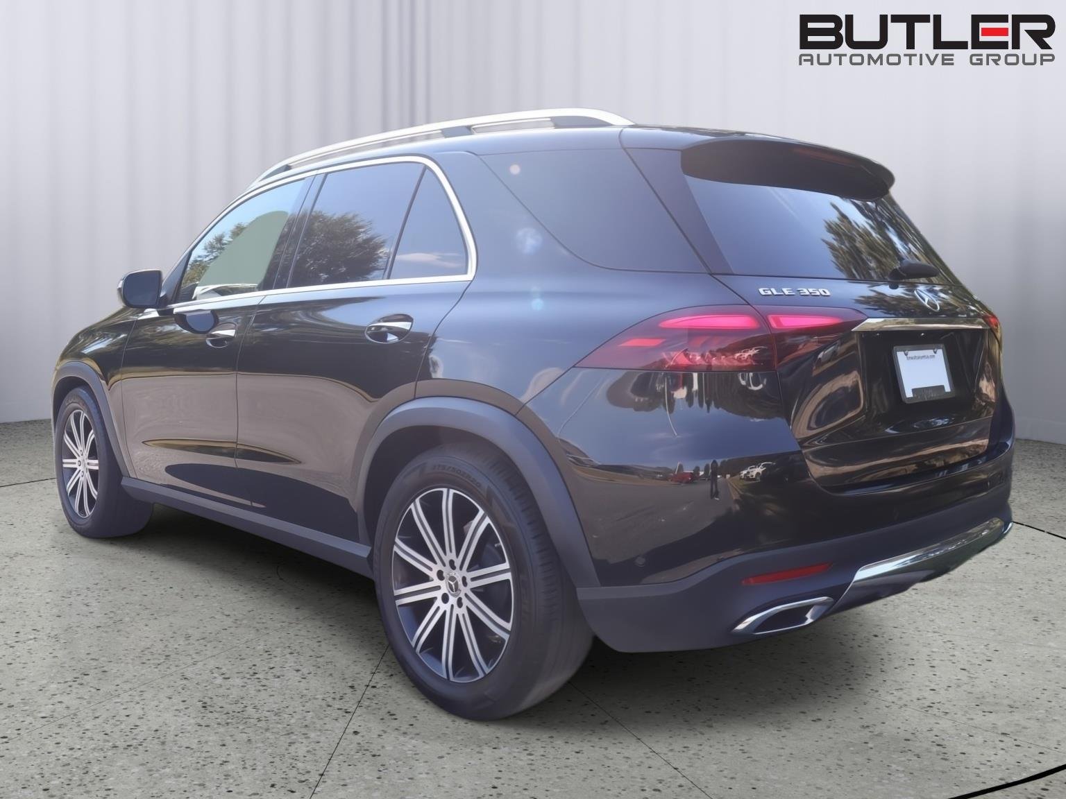 Used 2025 BLACK Mercedes-Benz GLE 350 image 4