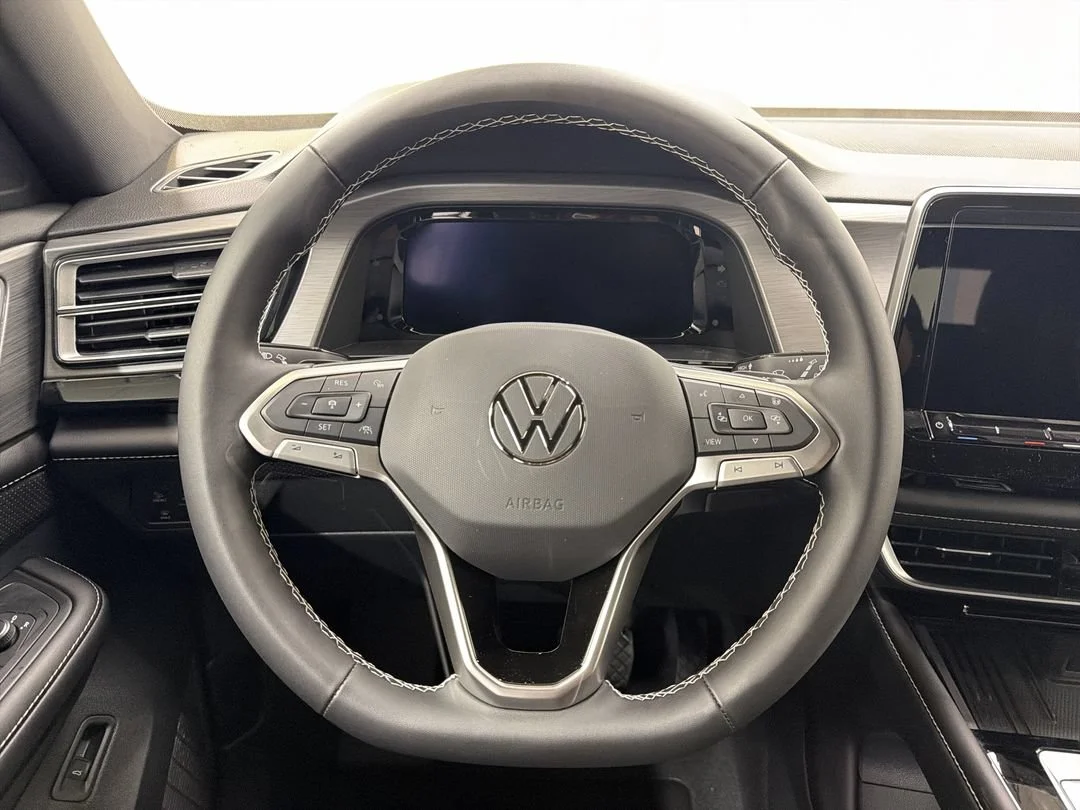 New 2026 Opal White Pearl Volkswagen 2.0T SE w/Technology image 15