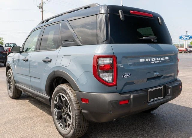 New 2026 Gray Ford Outer Banks image 8