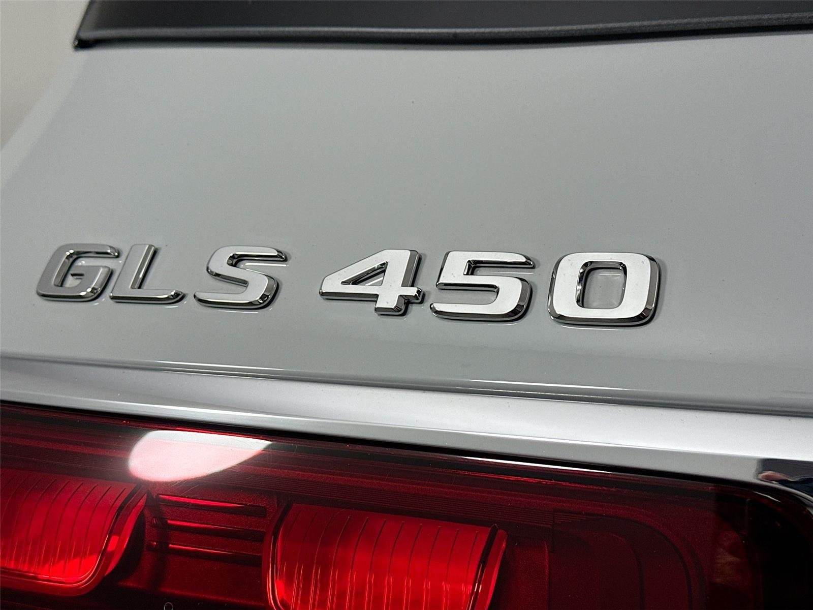 Used 2025 MANUFAKTUR Alpine Grey Mercedes-Benz GLS 450 image 15