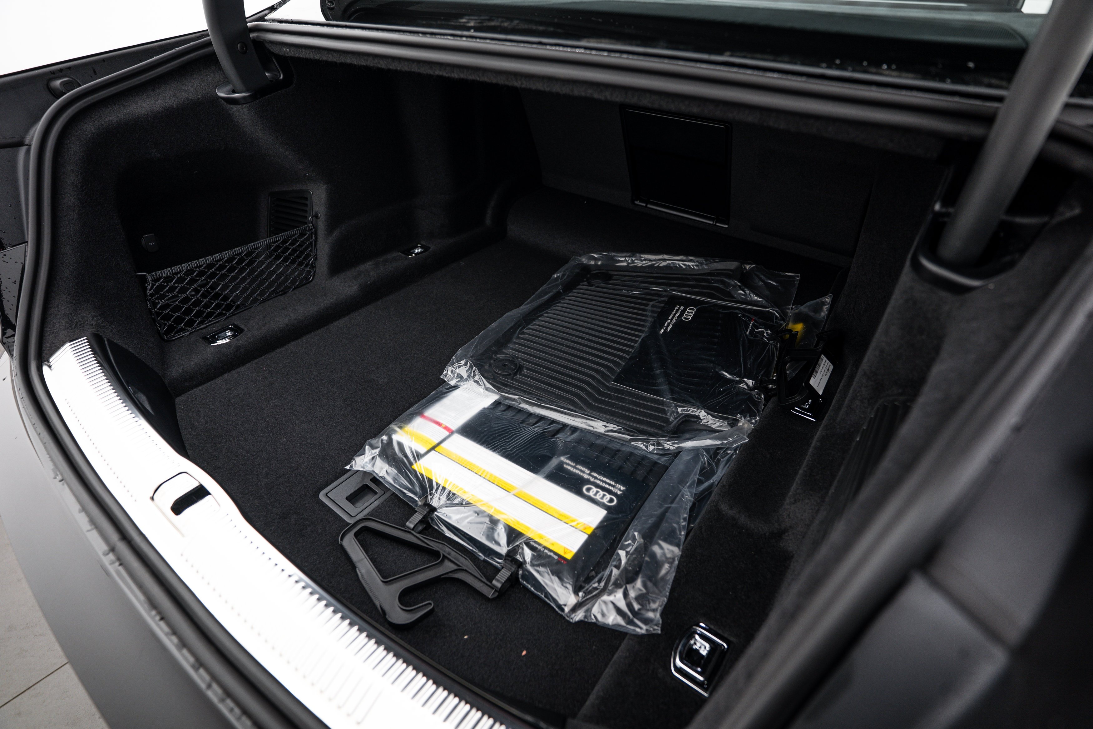 New 2026 Black Audi 4.0T image 24