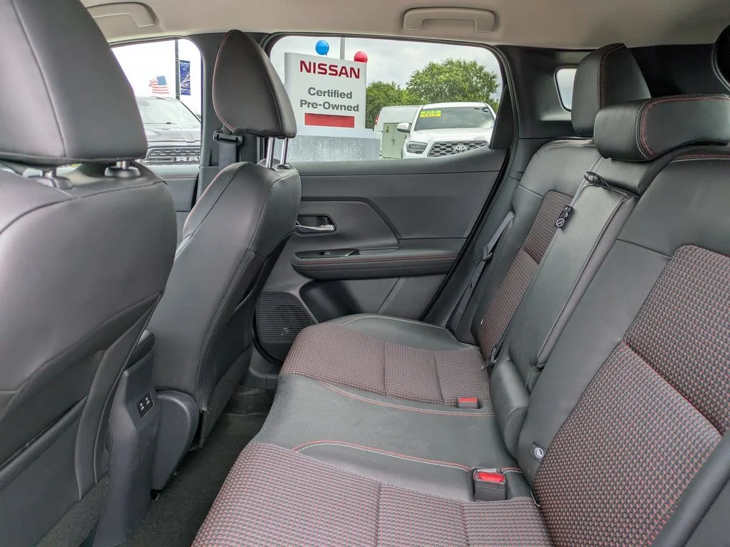 Used 2025 Super Black Nissan SR image 15