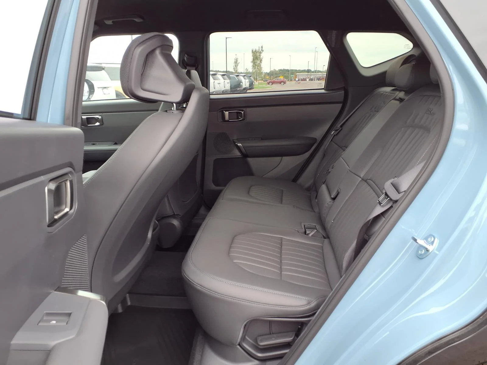 New 2027 Frost Blue / Black Roof Kia X-Line S image 12
