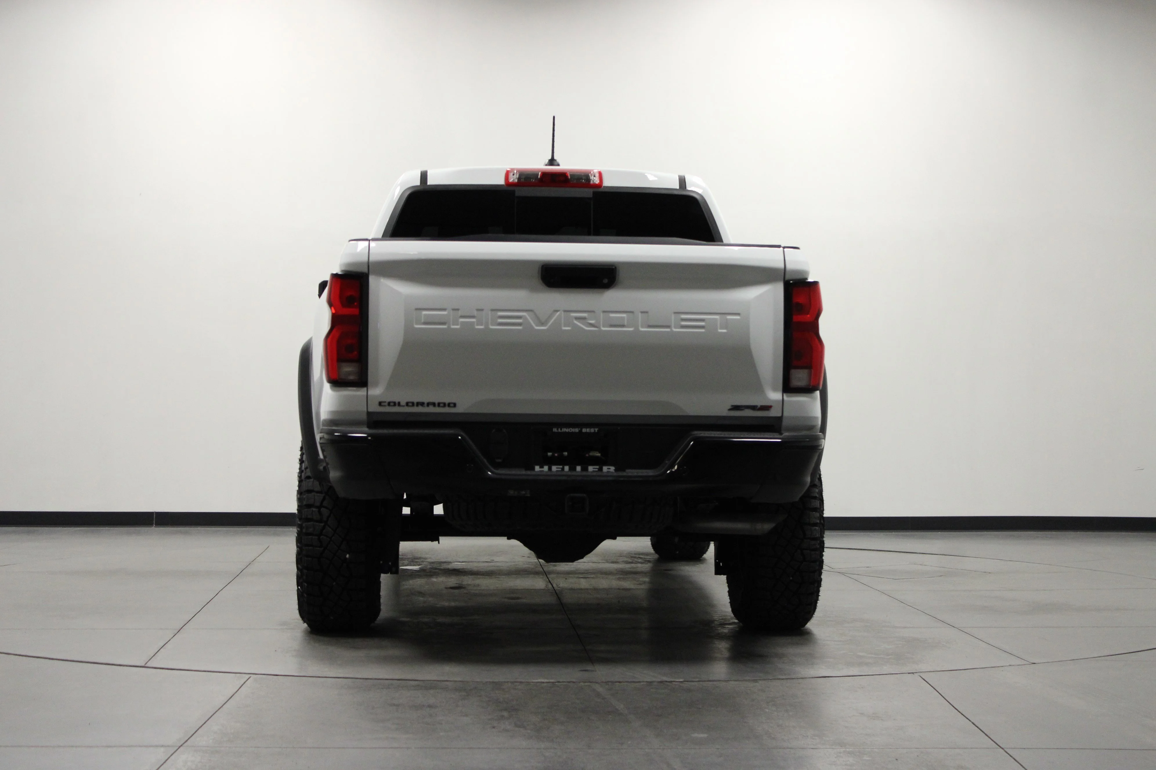 Used 2025 Summit White Chevrolet ZR2 image 5