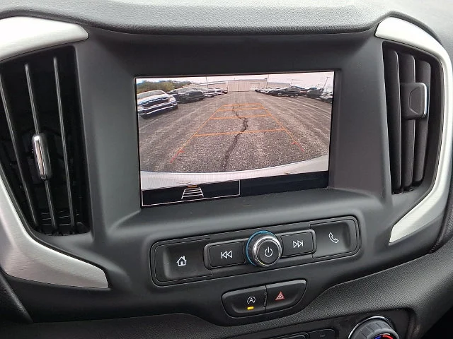 Used 2024 White GMC SLE image 17