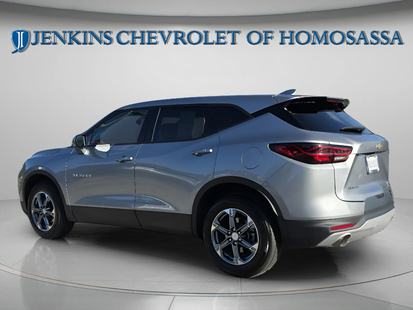 Used 2025 Sterling Gray Metallic Chevrolet LT image 8