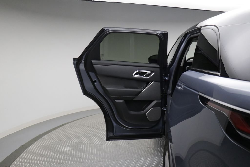 Used 2020 Byron Blue Metallic Land Rover S image 11