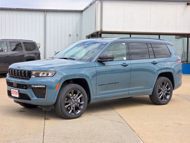 New 2026 Steel Blue Exterior Paint Jeep Limited Reserve image 3
