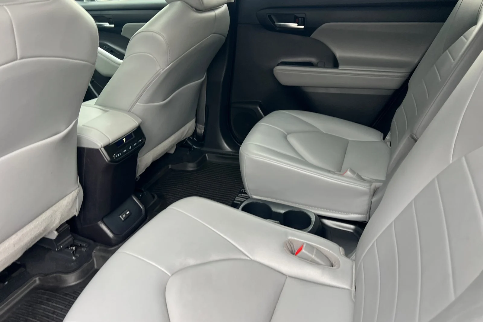 Used 2022 Moon Dust Toyota Hybrid XLE image 12