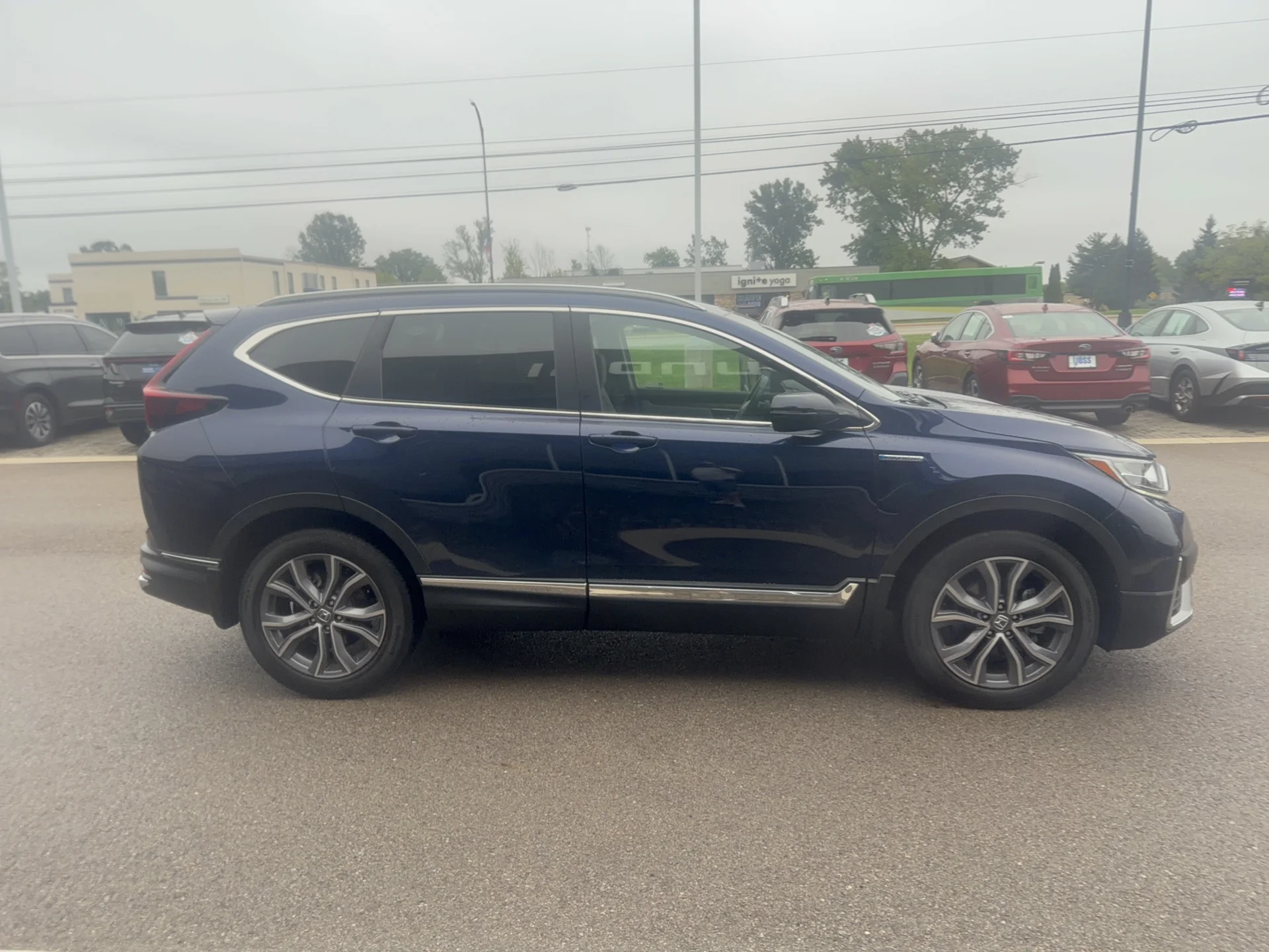 Used 2021 Obsidian Blue Pearl Honda Touring image 3