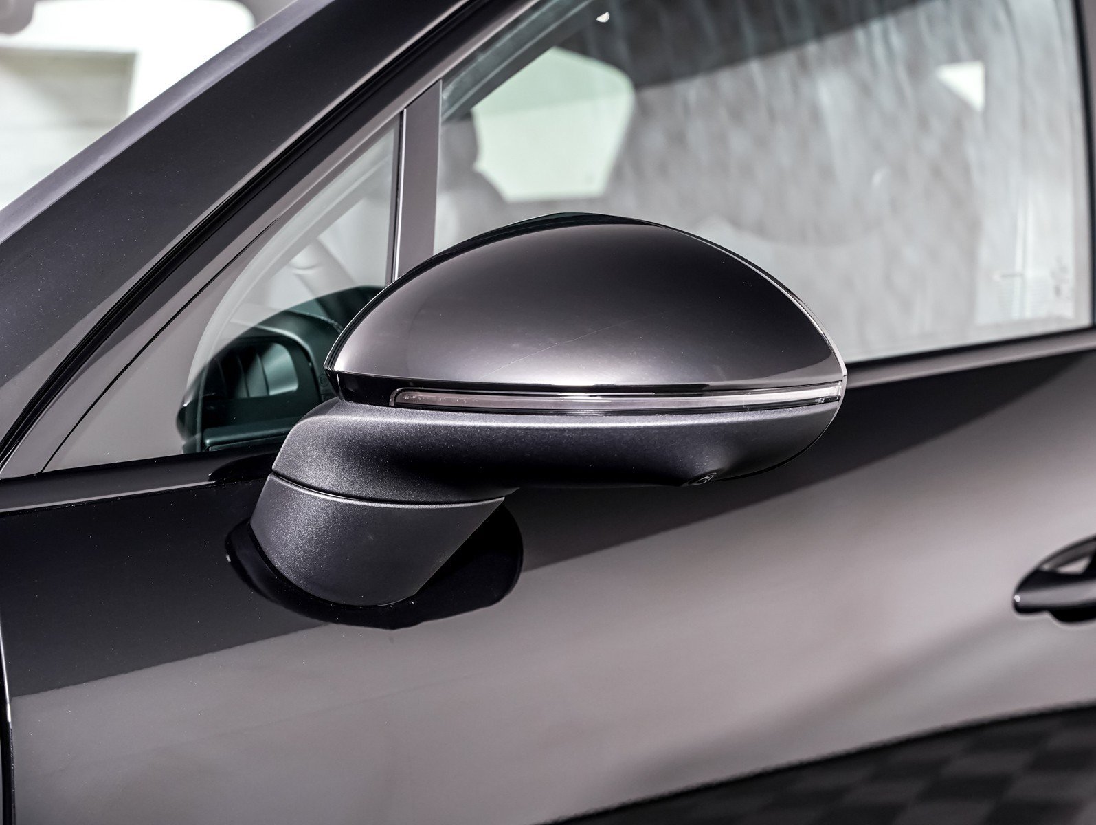 New 2026 CHROMITE BLACK Porsche E-Hybrid Coupe image 29
