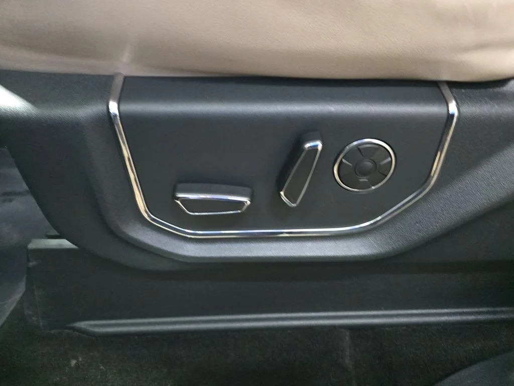 Used 2022 Stone Blue Metallic Ford Platinum image 32