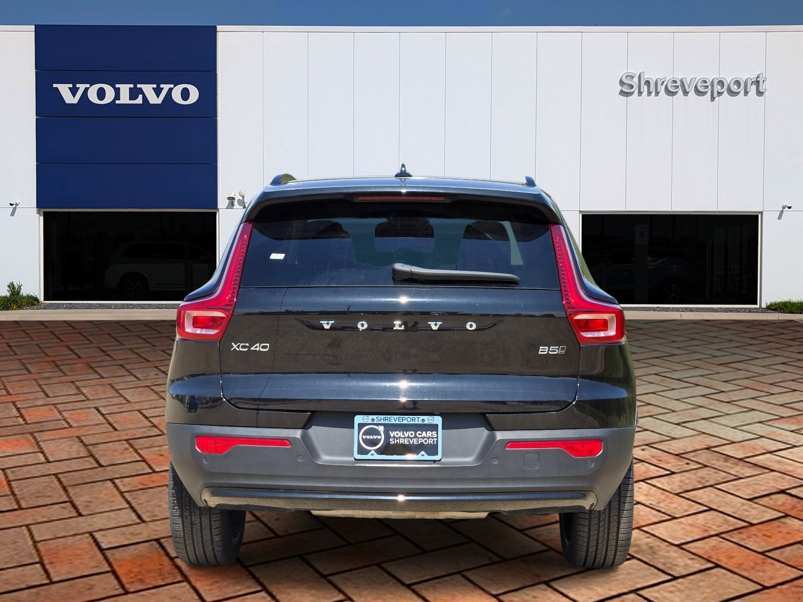 Used 2025 Black Volvo Plus Dark Theme image 5