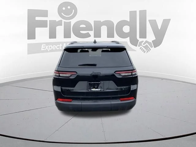 Used 2025 Black Jeep Altitude X image 6