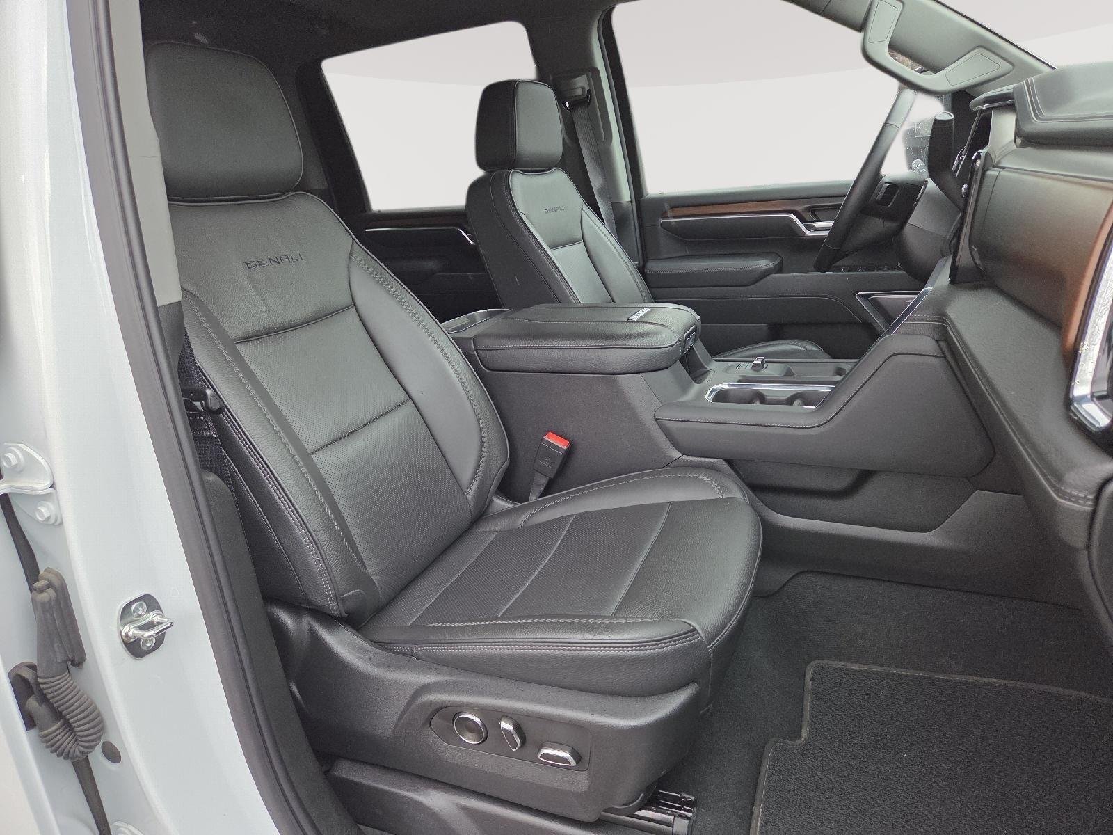 Used 2025 Summit White GMC Denali image 21