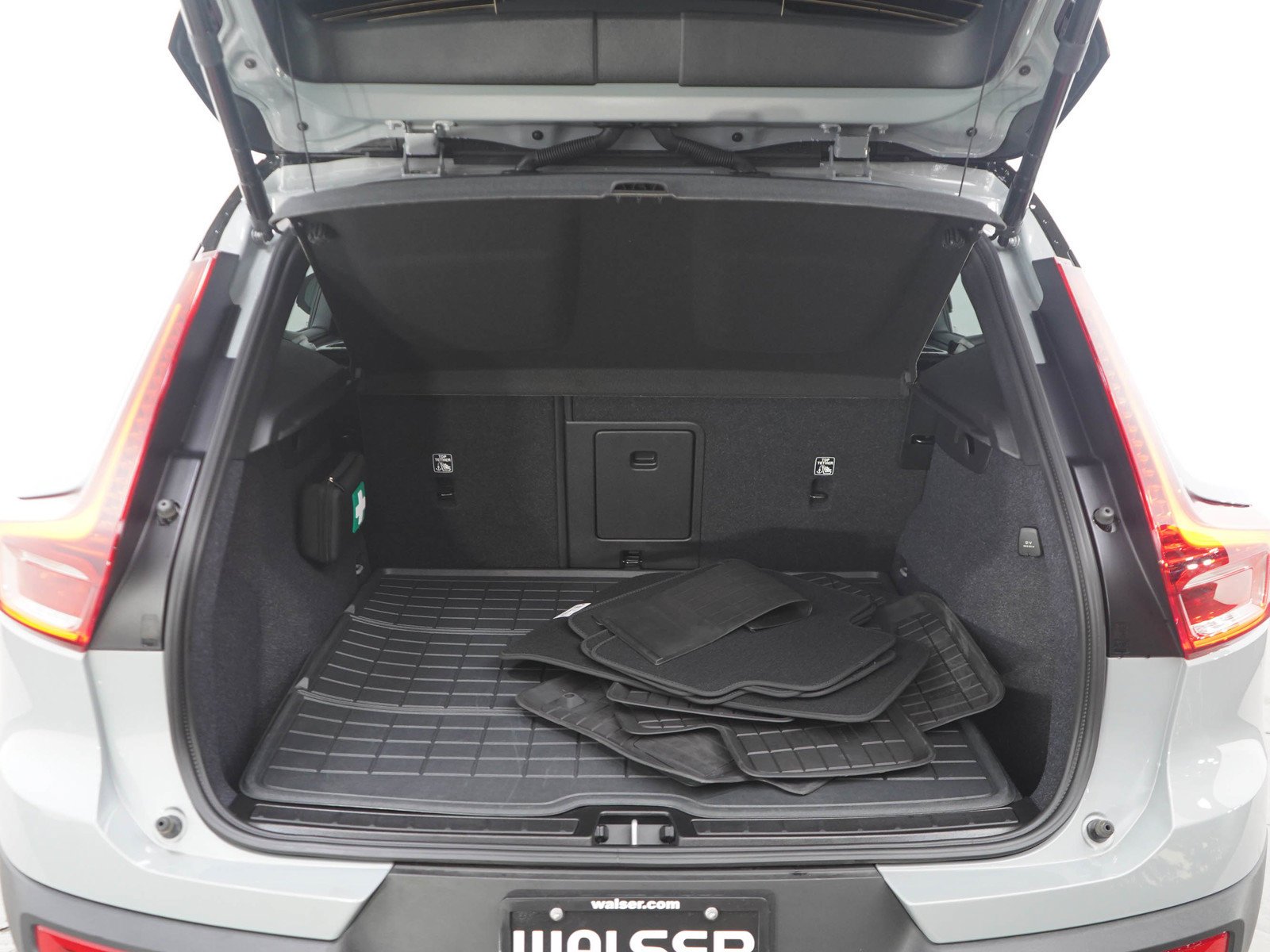 Used 2026 Gray Metallic Volvo B5 Ultra Black Edition image 16