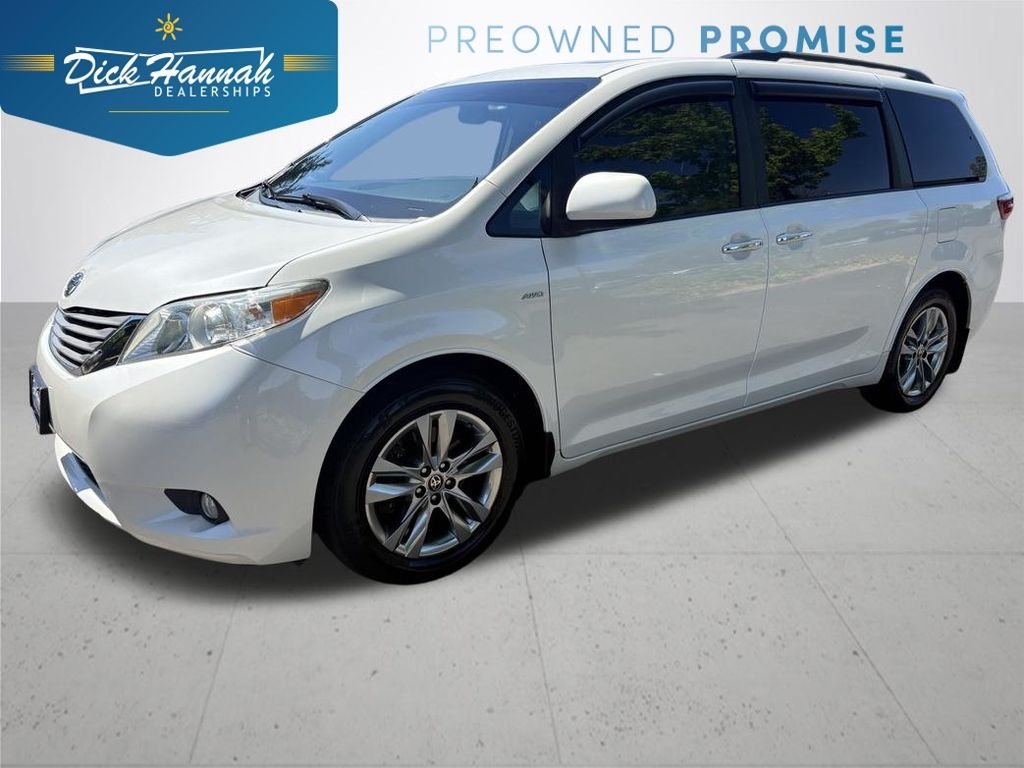 Used 2017  Toyota XLE image 1