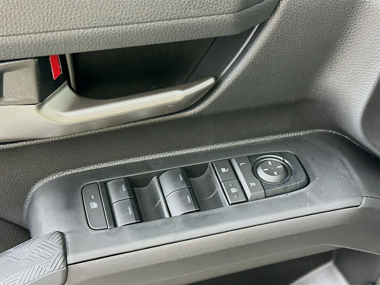 2025 Toyota Tacoma TRD Off Road - Photo 18