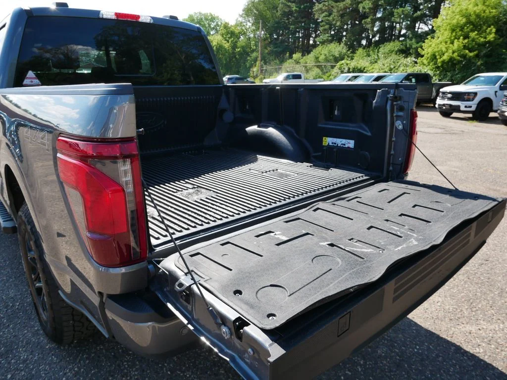 Used 2024 Gray Ford XLT image 10