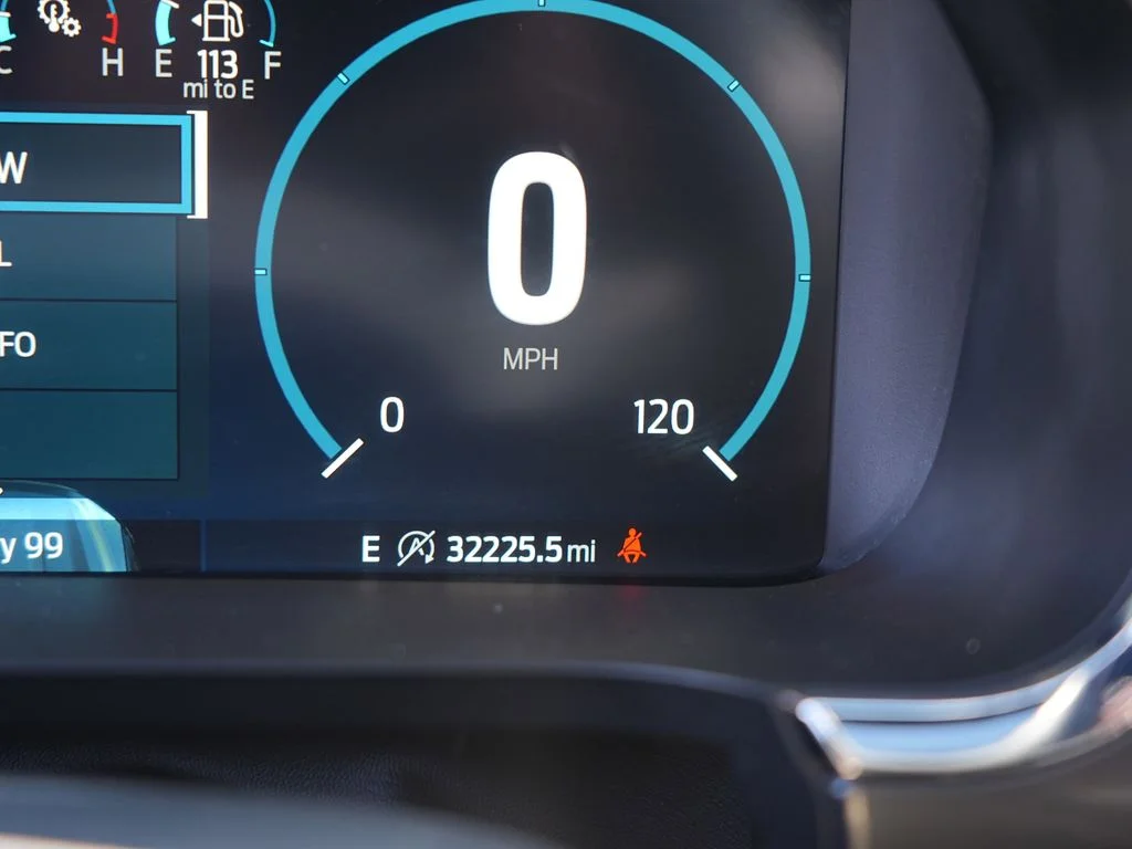 Used 2023  Ford Lariat image 29