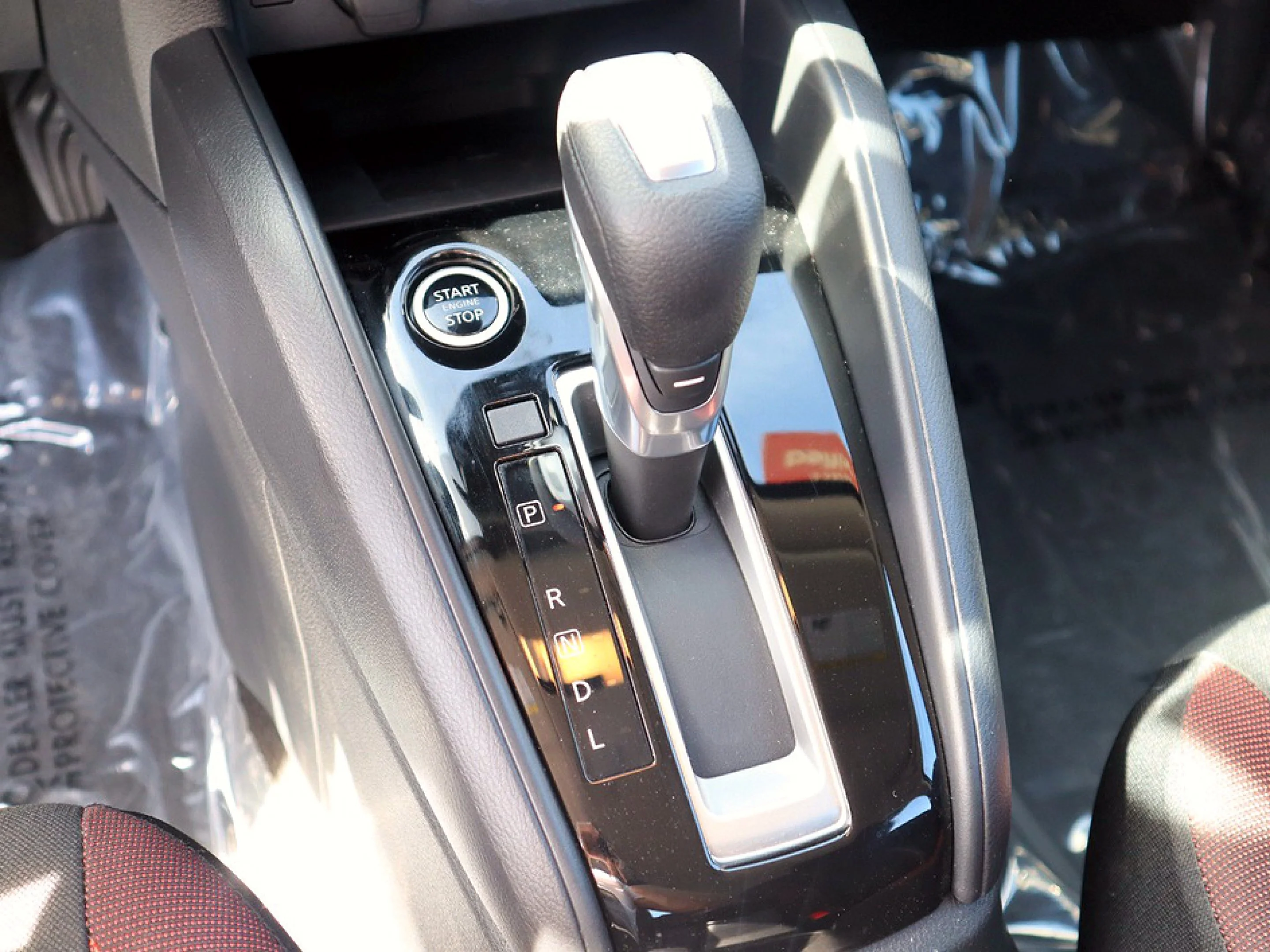 2025 Nissan Versa Sedan SR - Photo 18