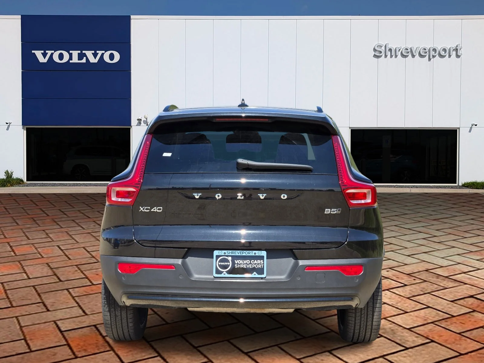Used 2025 Black Volvo Plus Dark Theme image 5