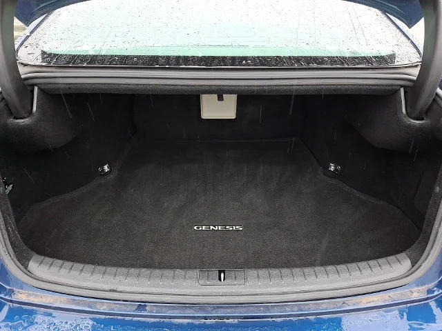 Used 2016 Blue Hyundai 3.8 image 31