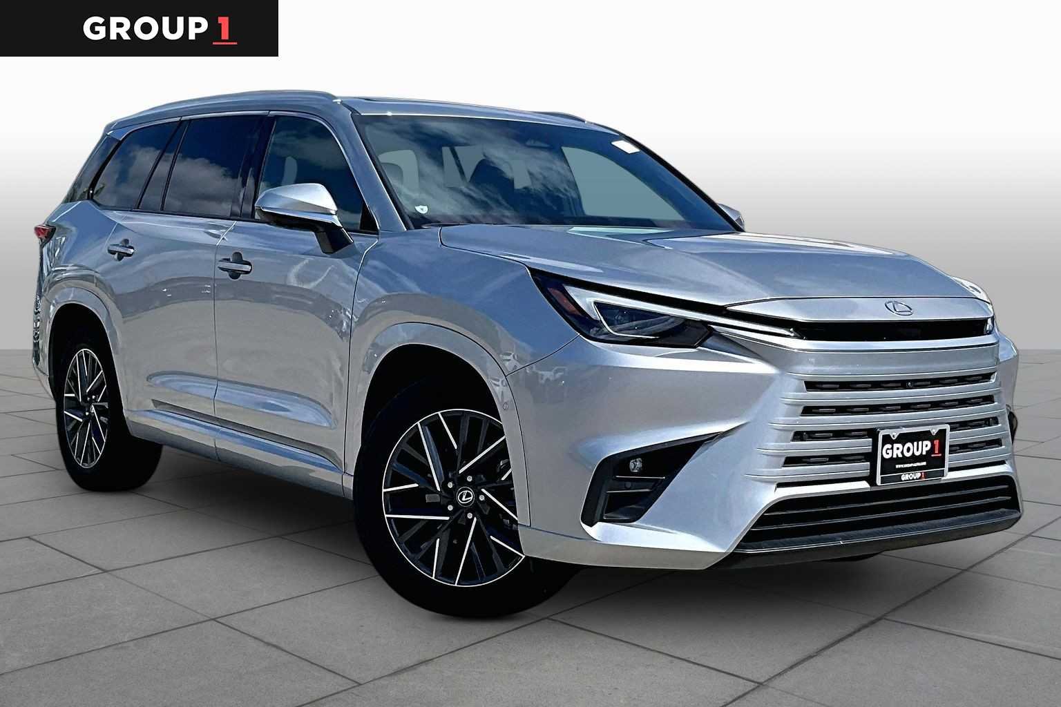 Certified Used 2025 CELESTIAL SILVER Lexus Premium image 3