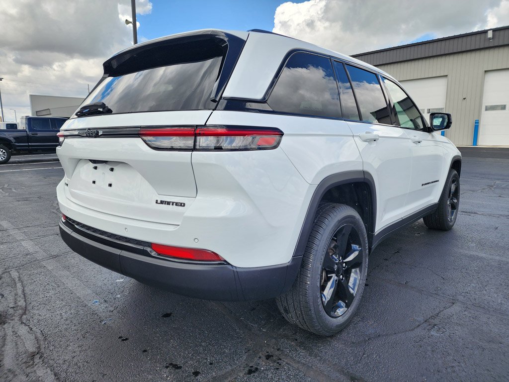 Used 2023 Bright White Clearcoat Jeep Limited image 4