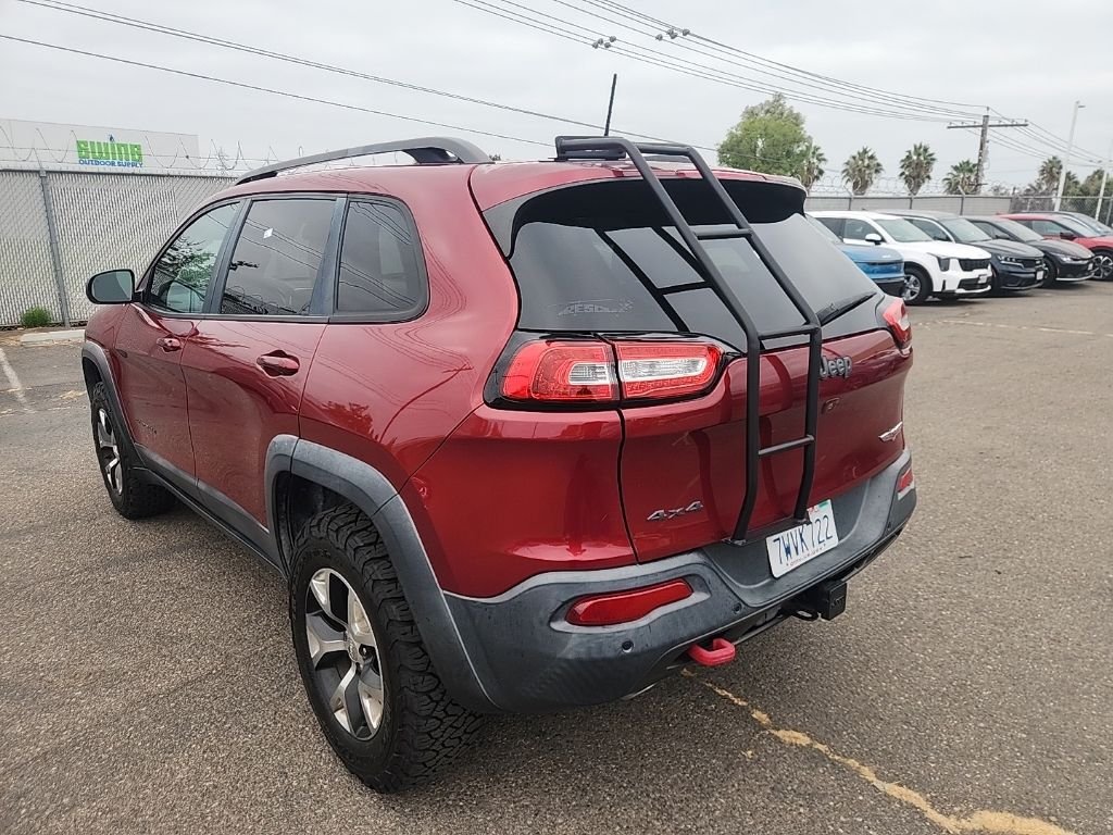 Used 2017 Red Jeep Trailhawk image 10