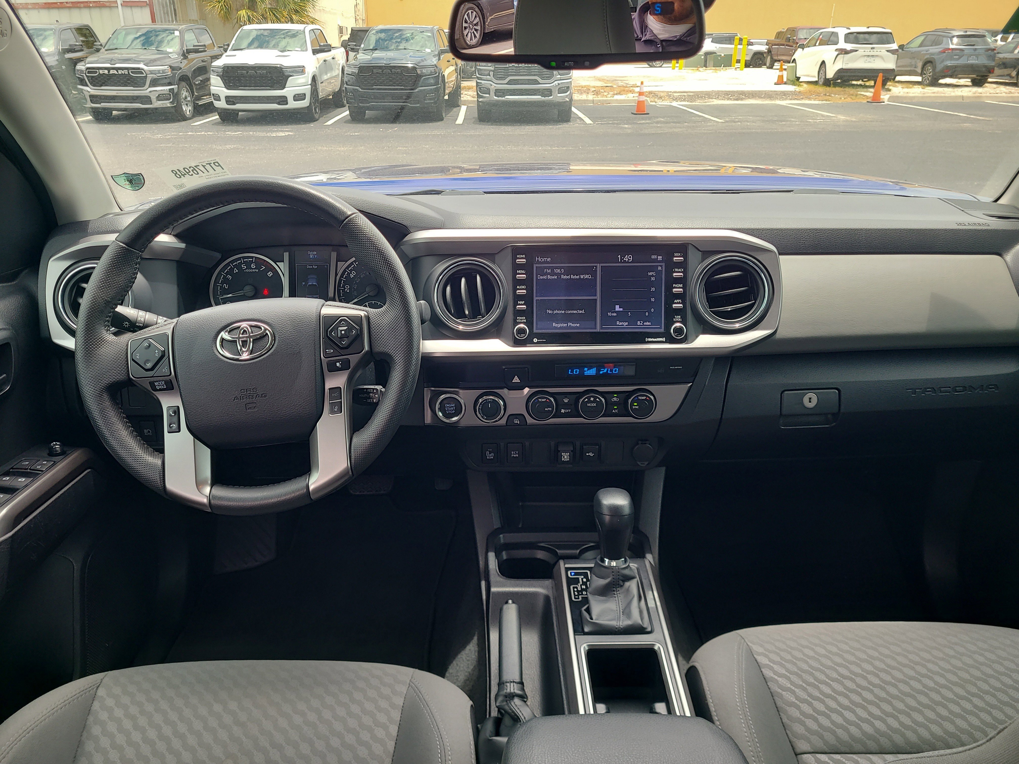 Used 2023  Toyota  image 13