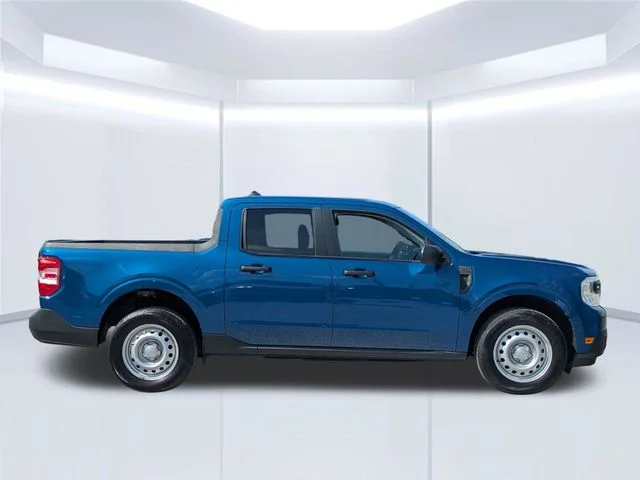 Used 2024 Blue Ford XL image 7