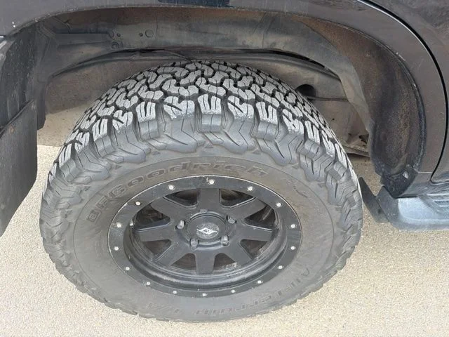 Used 2018 Black Toyota Base image 3