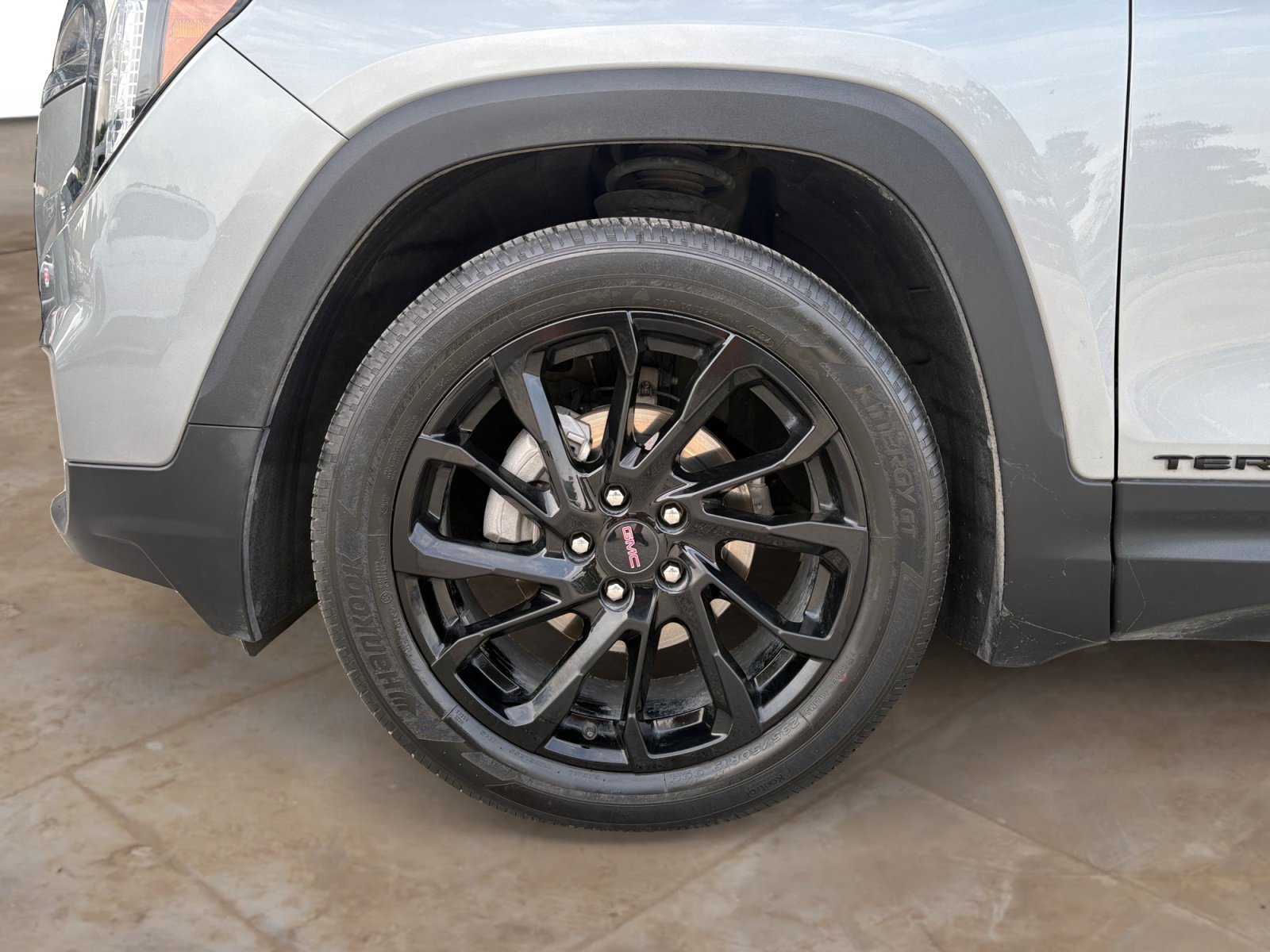 Used 2024 Sterling Metallic GMC SLE image 25