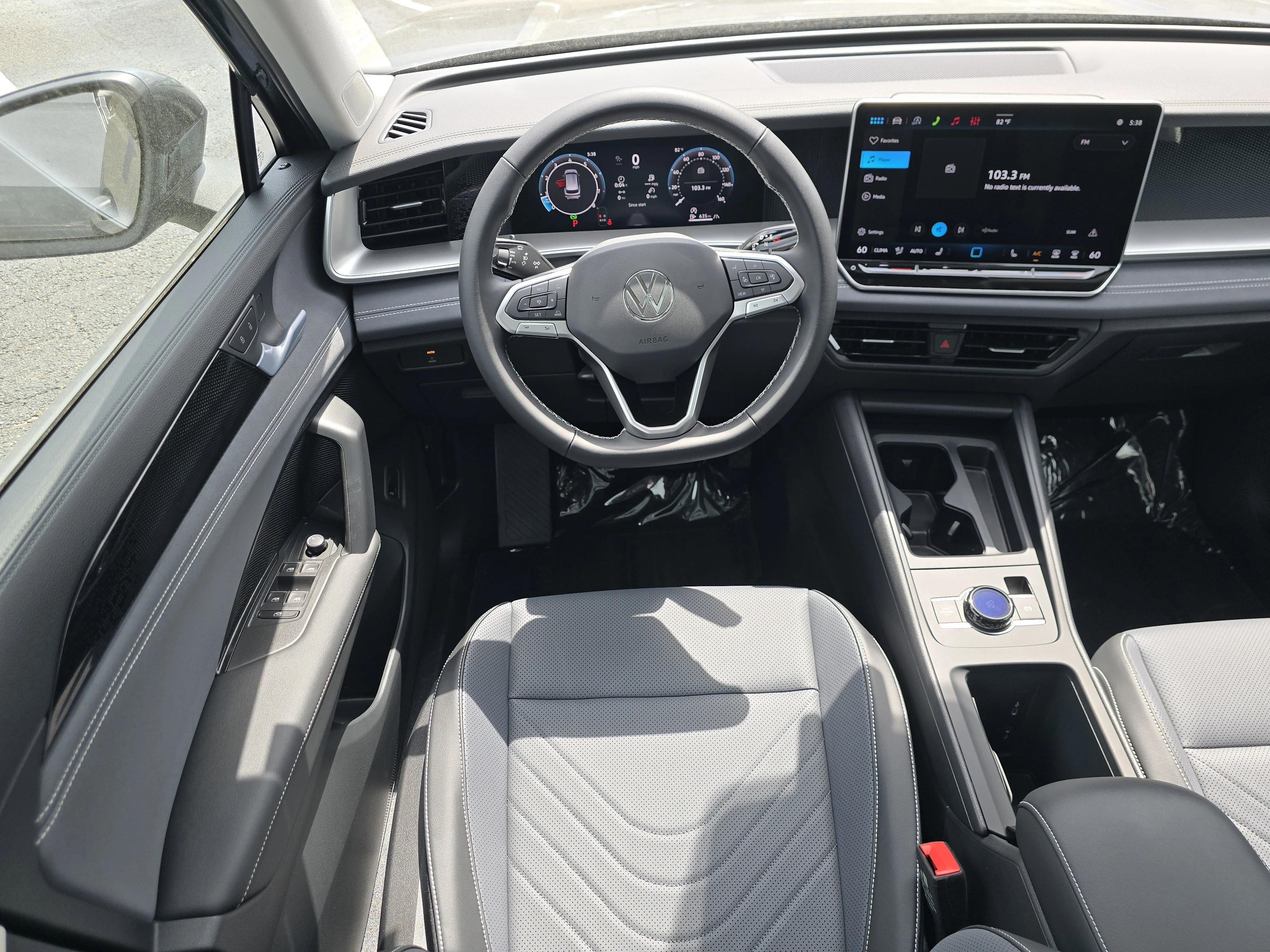 New 2026 Platinum Gray Metallic Volkswagen SE image 20