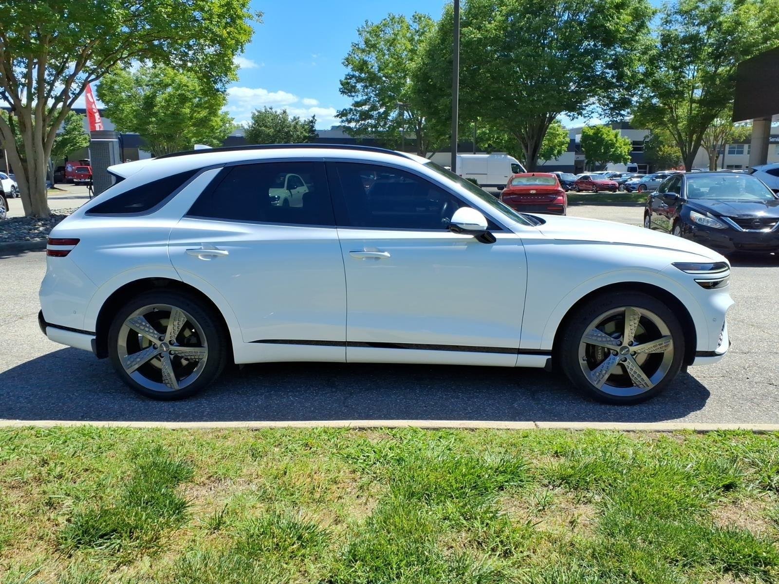 Used 2023 Alta White Genesis 2.5T image 5