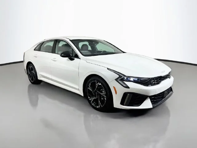 Used 2025 Snow White Pearl Kia GT-Line image 21