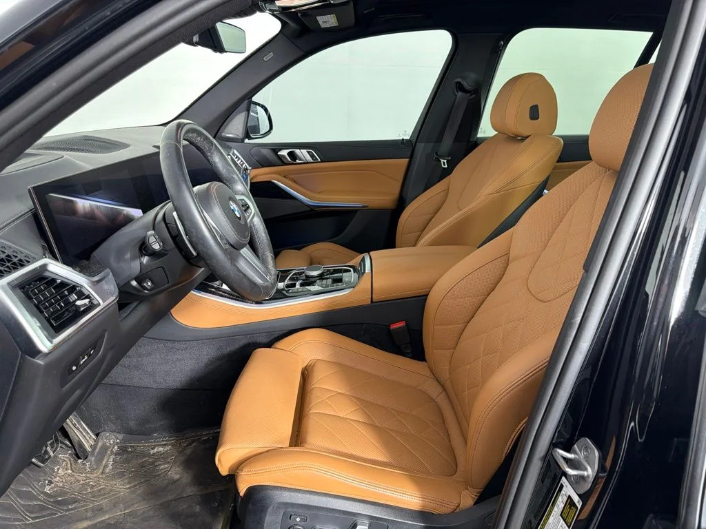 Certified Used 2024 Black Sapphire Metallic BMW xDrive40i image 21