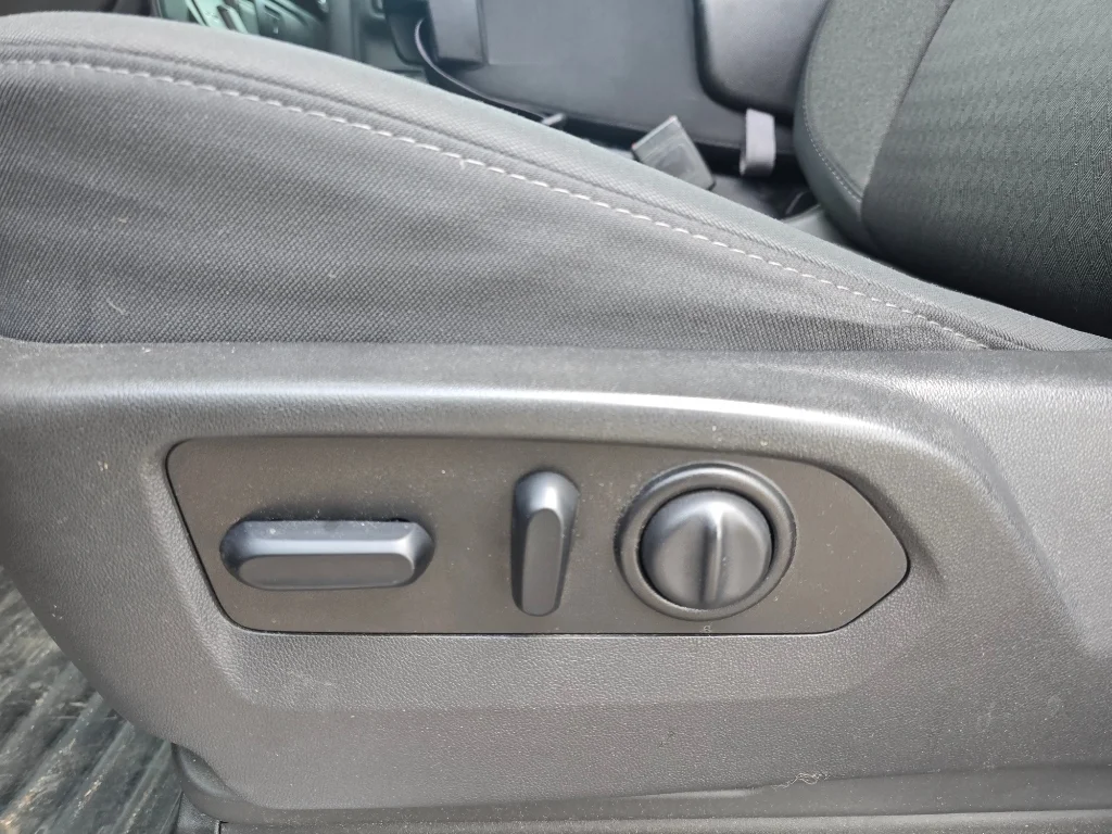 Used 2020 Shadow Gray Metallic Chevrolet LT image 17