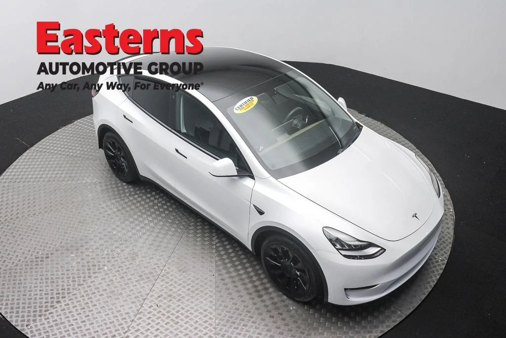 Used 2021 White Tesla Long Range image 3