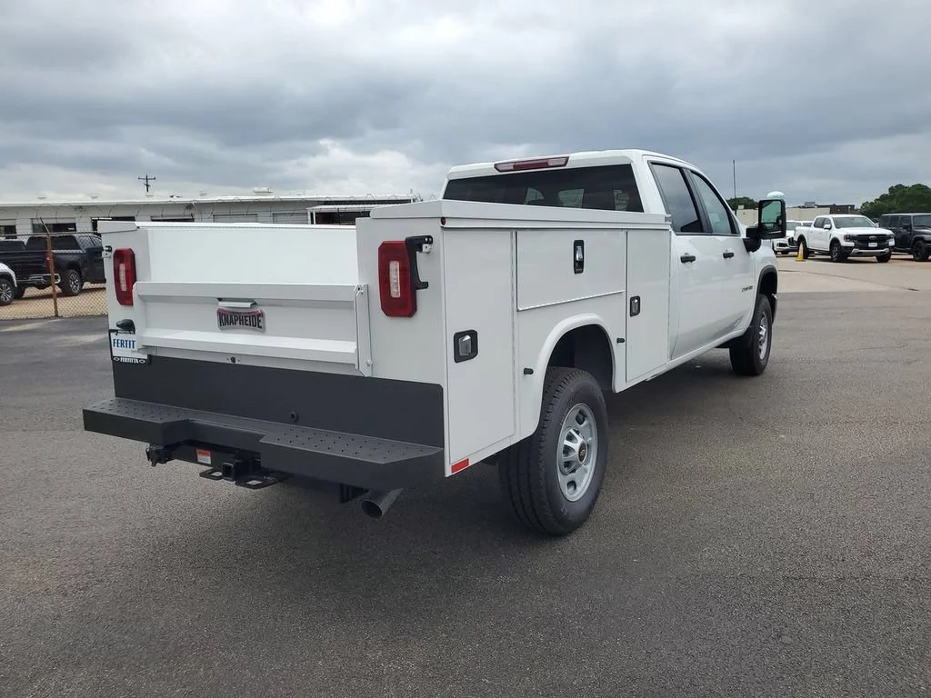 New 2026 Summit White Chevrolet WT image 20