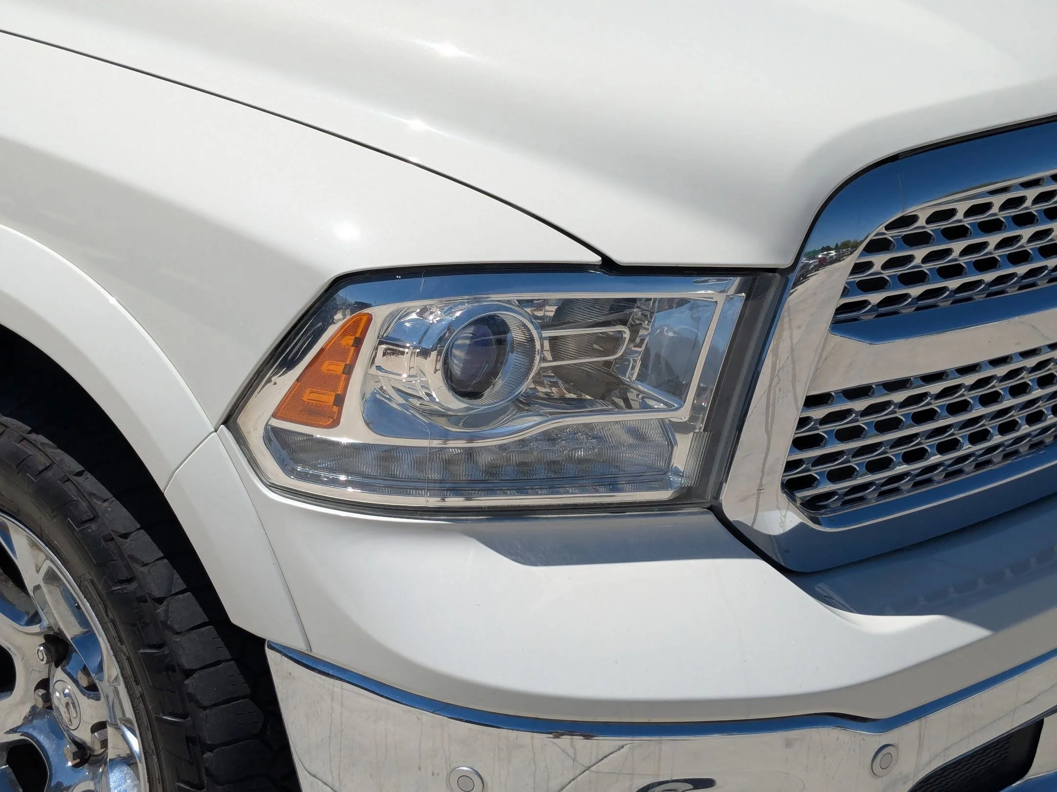 Used 2017 Pearl White Ram Laramie image 10