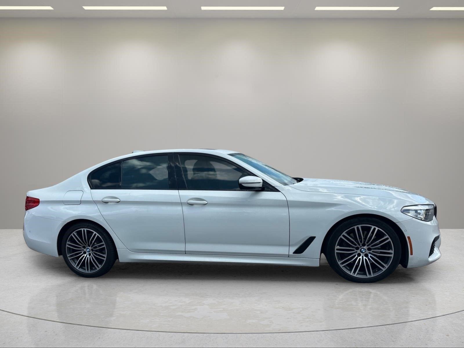 Used 2019 Alpine White BMW 530i image 6